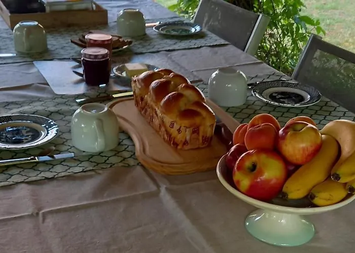 La Gisière, D'hôtes *