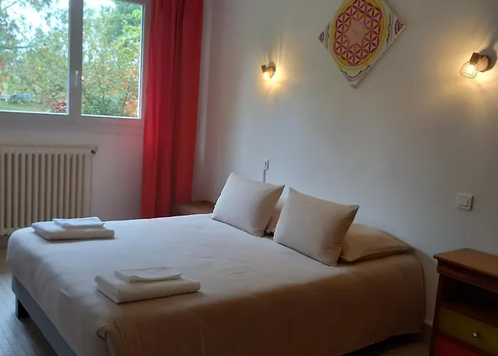 La Gisière, D'hôtes *